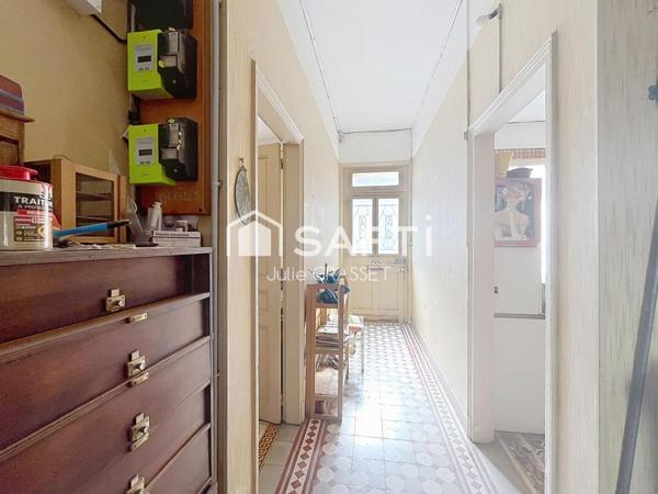 Maison de ville des années 30 à rénover avec possibilité de deux logements