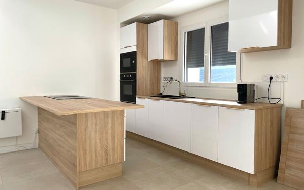 Appartement à vendre    6 pièces •  Montélimar