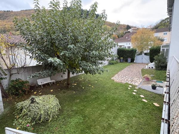 Maison de ville avec terrasse jardin et garage