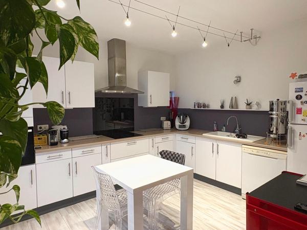 Maison de ville avec terrasse jardin et garage