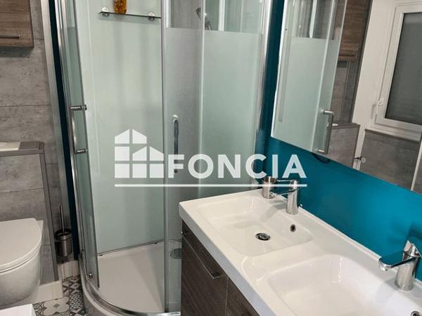 Location Appartement 2 pièces 32.69 m² - 3 COUR DU CENTRE Saint Cheron 91530