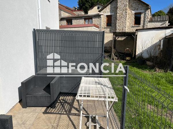 Location Appartement 2 pièces 32.69 m² - 3 COUR DU CENTRE Saint Cheron 91530