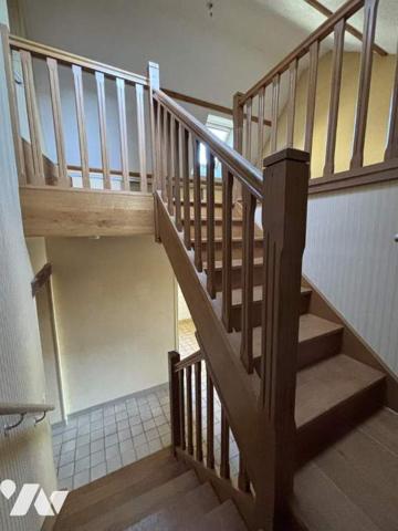 Maison et grand atelier 200 m du centre ville