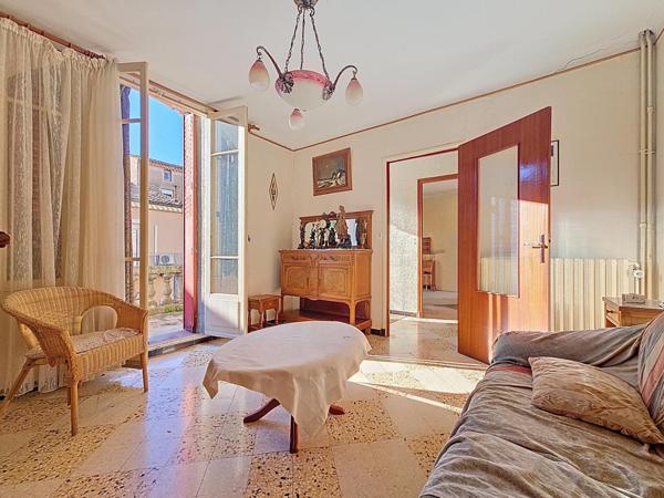 Maison de maître avec immense garage et fort potentiel – Bédarieux centre