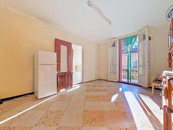 Maison de maître avec immense garage et fort potentiel – Bédarieux centre