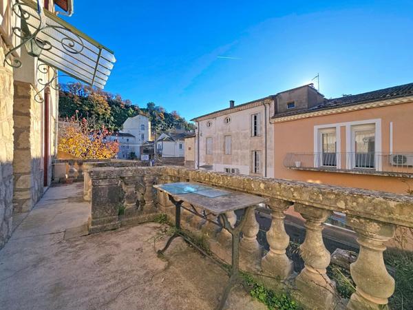 Maison de maître avec immense garage et fort potentiel – Bédarieux centre