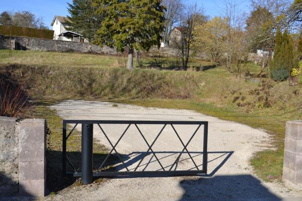 BEL IMMEUBLE 6 APPARTEMENTS MEUBLES EN ACTIVITE , BONS RAPPORTS LOCATIFS IMMEDIATS