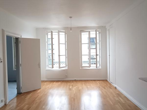 Chartres Gabriel Péri, appartement de charme, 2 chambres et terrasse dans petite copropriété à faibles charges