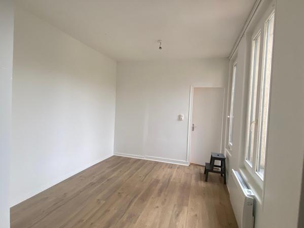 Chartres Gabriel Péri, appartement de charme, 2 chambres et terrasse dans petite copropriété à faibles charges