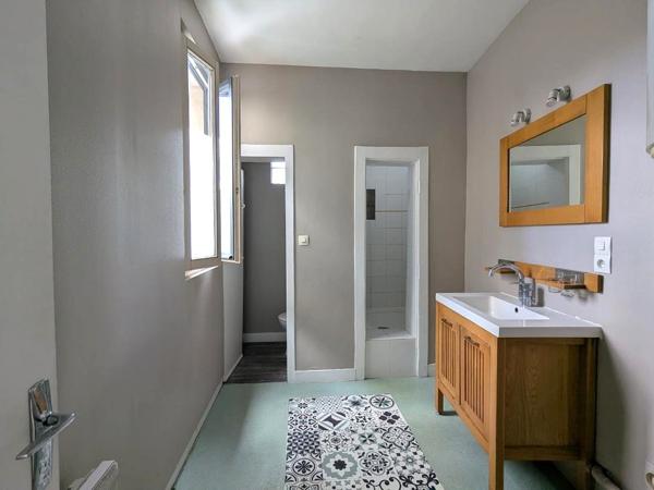 Chartres Gabriel Péri, appartement de charme, 2 chambres et terrasse dans petite copropriété à faibles charges