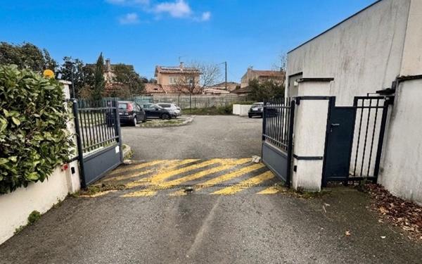 Stationnement à vendre    Castelginest