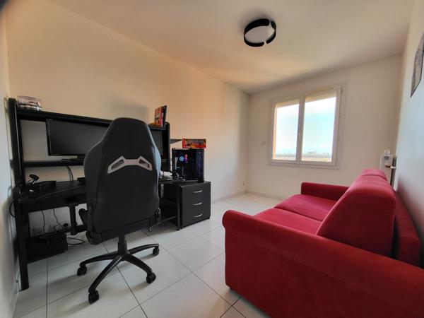 Marignane (13700) APPARTEMENT CONTEMPORAIN 4 PIECES 73M2 TRAVERSANT AVEC PARKING