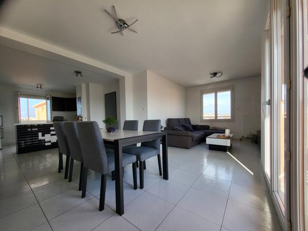 Marignane (13700) APPARTEMENT CONTEMPORAIN 4 PIECES 73M2 TRAVERSANT AVEC PARKING