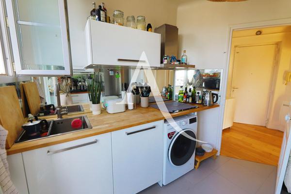 Appartement Courbevoie 3 pièce(s) 48.61 m2