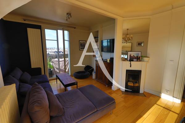 Appartement Courbevoie 3 pièce(s) 48.61 m2