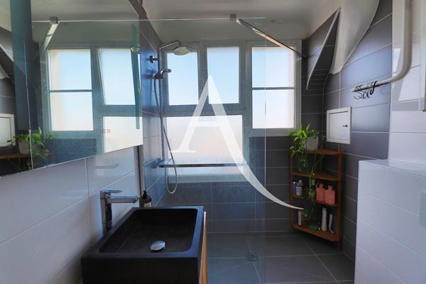 Appartement Courbevoie 3 pièce(s) 48.61 m2