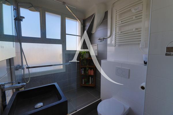 Appartement Courbevoie 3 pièce(s) 48.61 m2