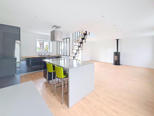 Maison rénovée A VENDRE à ANETZ, calme de la campagne, grand terrain, dépendances