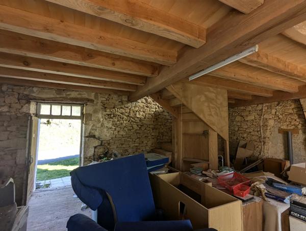 15 mins de Sarlat - 3 chambres et 3 salles de bains en pierre.