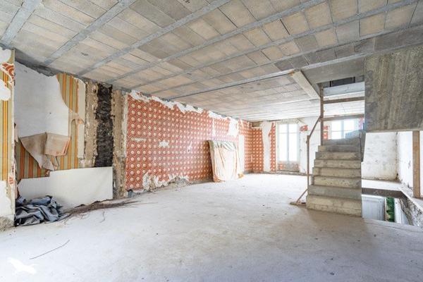 Immeuble à vendre 265 500 € Saujon 292 m² DPE D