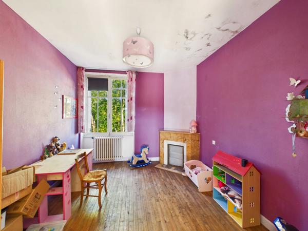 Un bien d'exception au potentiel rare, au cœur de Piégut-Pluviers !