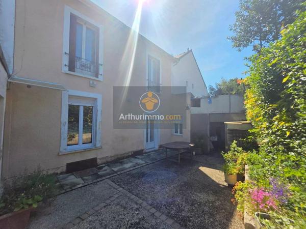 Vente                                                      Maison
                        
                     5 pièces                      96 m2                     à Villiers-le-Bel