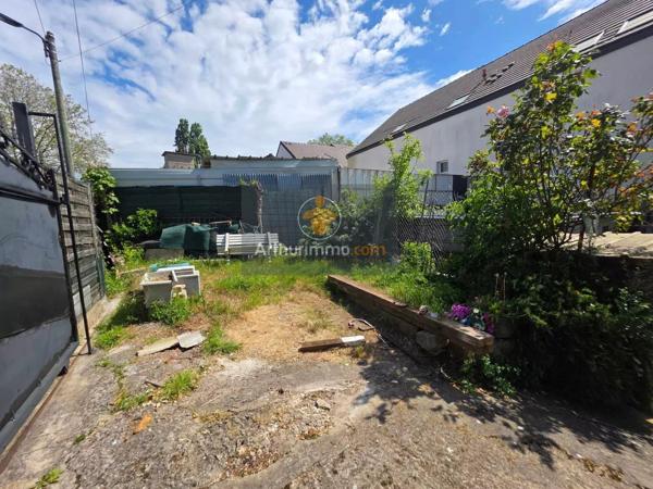 Vente                                                      Maison
                        
                     5 pièces                      96 m2                     à Villiers-le-Bel