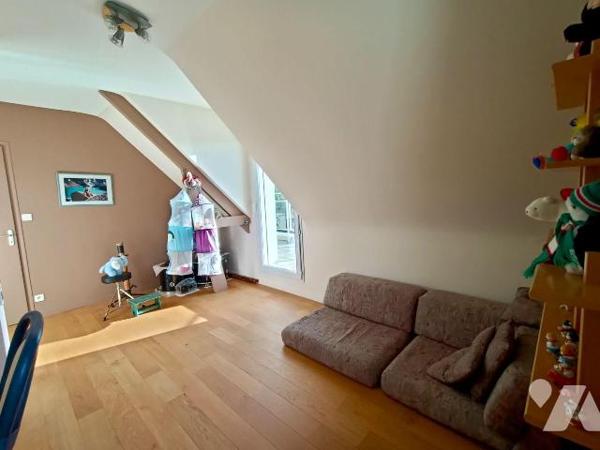 NOUVEAUTE - SEULEMENT CHEZ TRENTE CINQ NOTAIRES - dans un secteur calme et très recherché à 10 ...