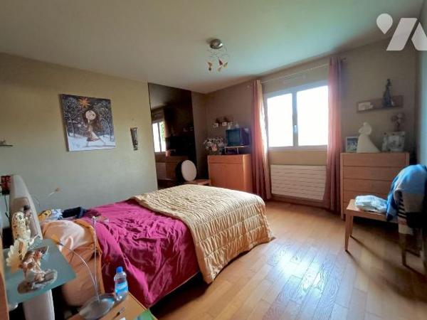 NOUVEAUTE - SEULEMENT CHEZ TRENTE CINQ NOTAIRES - dans un secteur calme et très recherché à 10 ...