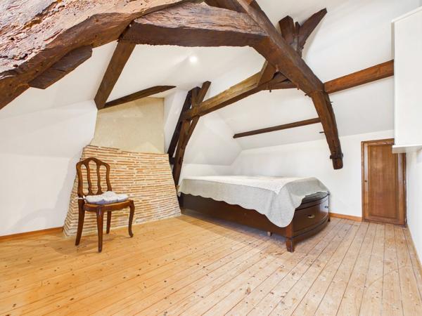 Fabuleuse maison en pierre avec piscine et joli jardin