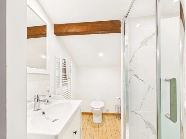 Fabuleuse maison en pierre avec piscine et joli jardin