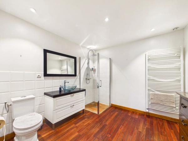 Fabuleuse maison en pierre avec piscine et joli jardin