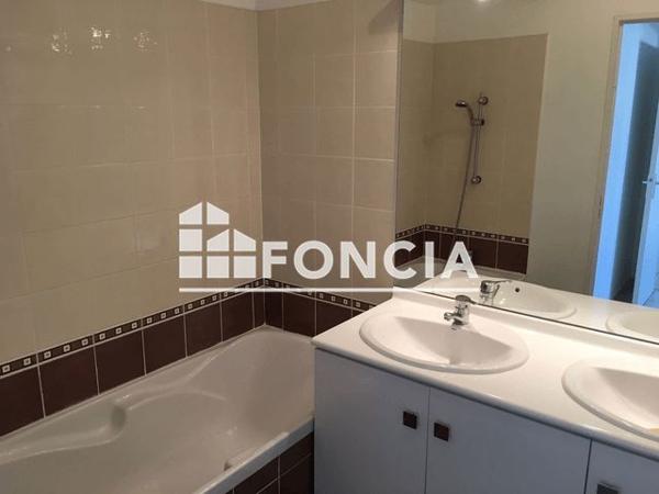 Location Appartement 3 pièces 62.86 m² - 100 RUE DES BOEUFS Aix En Provence 13100