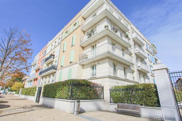 Appartement avec terrasse Poissy 3 pièces 55.76m2 €275 000 ** - Référence 9127