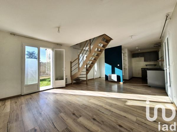 Maison traditionnelle 3 pièces de 68 m² à Mériel (95630)