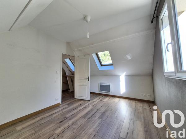 Maison traditionnelle 3 pièces de 68 m² à Mériel (95630)