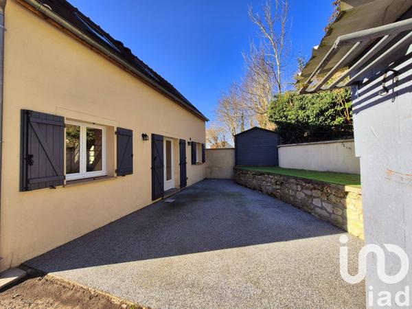 Maison traditionnelle 3 pièces de 68 m² à Mériel (95630)