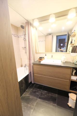 APPARTEMENT 2 PIECES ATYPIQUE – ETAGE ELEVE – PANORAMA EXCEPTIONNEL - PARKING