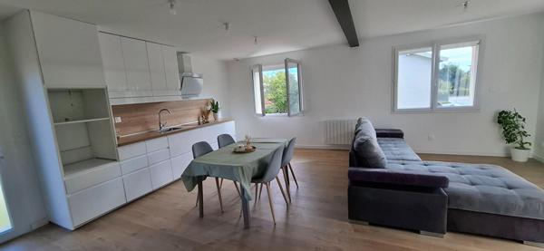 Maison Centre Village Saint Etienne Du Bois 5 pièce(s) 115 m2