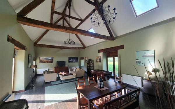 Maison à vendre    6 pièces • 220 m2 Saint-Priest-Ligoure