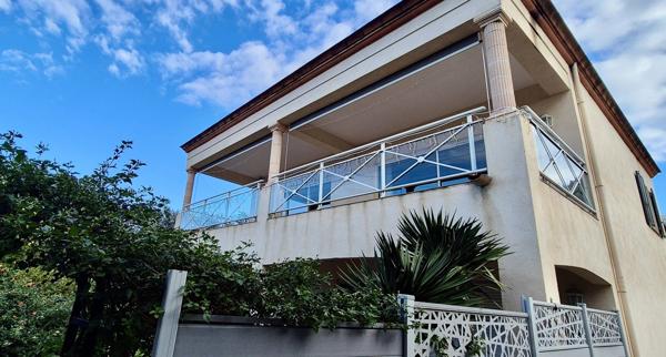 Haut de villa au calme à Juan les Pins