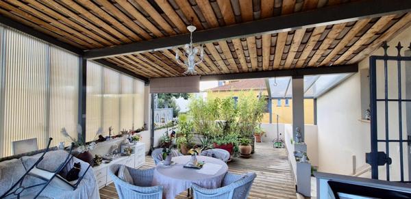 Haut de villa au calme à Juan les Pins