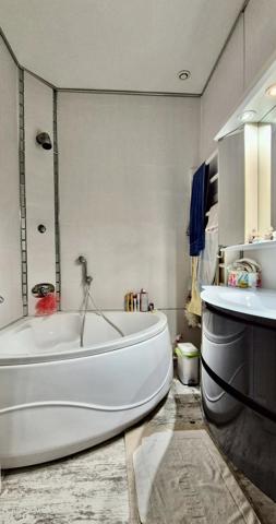 Haut de villa au calme à Juan les Pins