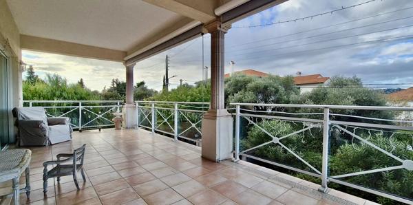 Haut de villa au calme à Juan les Pins