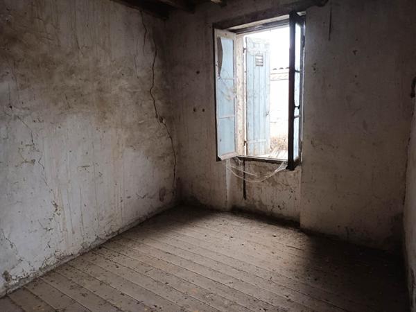 Maison à restaurer toiture refaite! Galapian