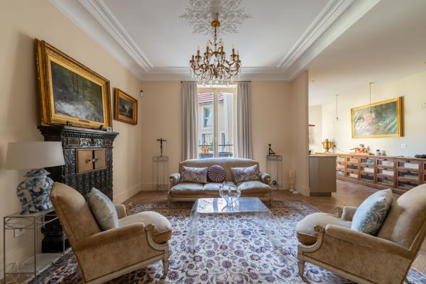 Maison
         15 pièces
        - 421 m² Exclusivité 749 000 € *