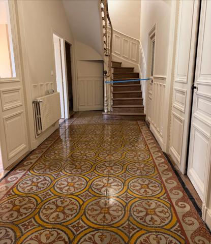 Maison
         15 pièces
        - 421 m² Exclusivité 749 000 € *