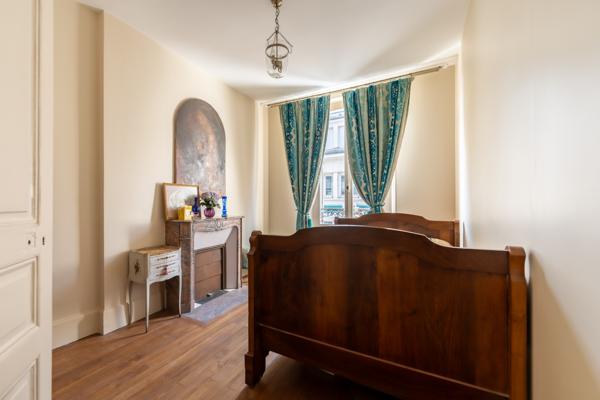 Maison
         15 pièces
        - 421 m² Exclusivité 749 000 € *