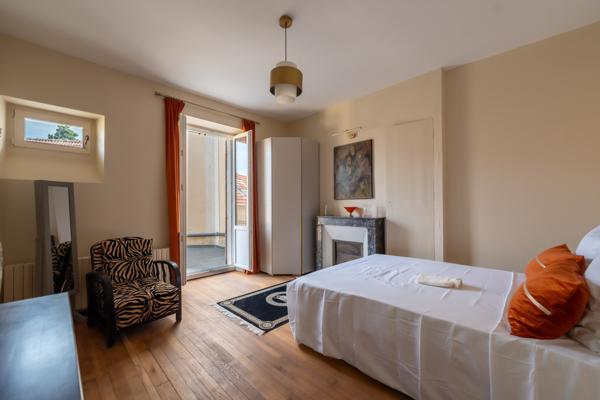Maison
         15 pièces
        - 421 m² Exclusivité 749 000 € *