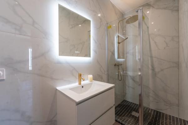 Maison
         15 pièces
        - 421 m² Exclusivité 749 000 € *